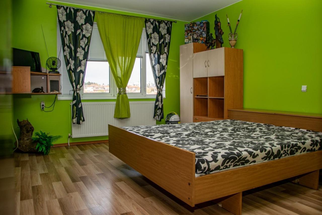 Vilhelmov'S Apartament Lukovit Eksteriør billede